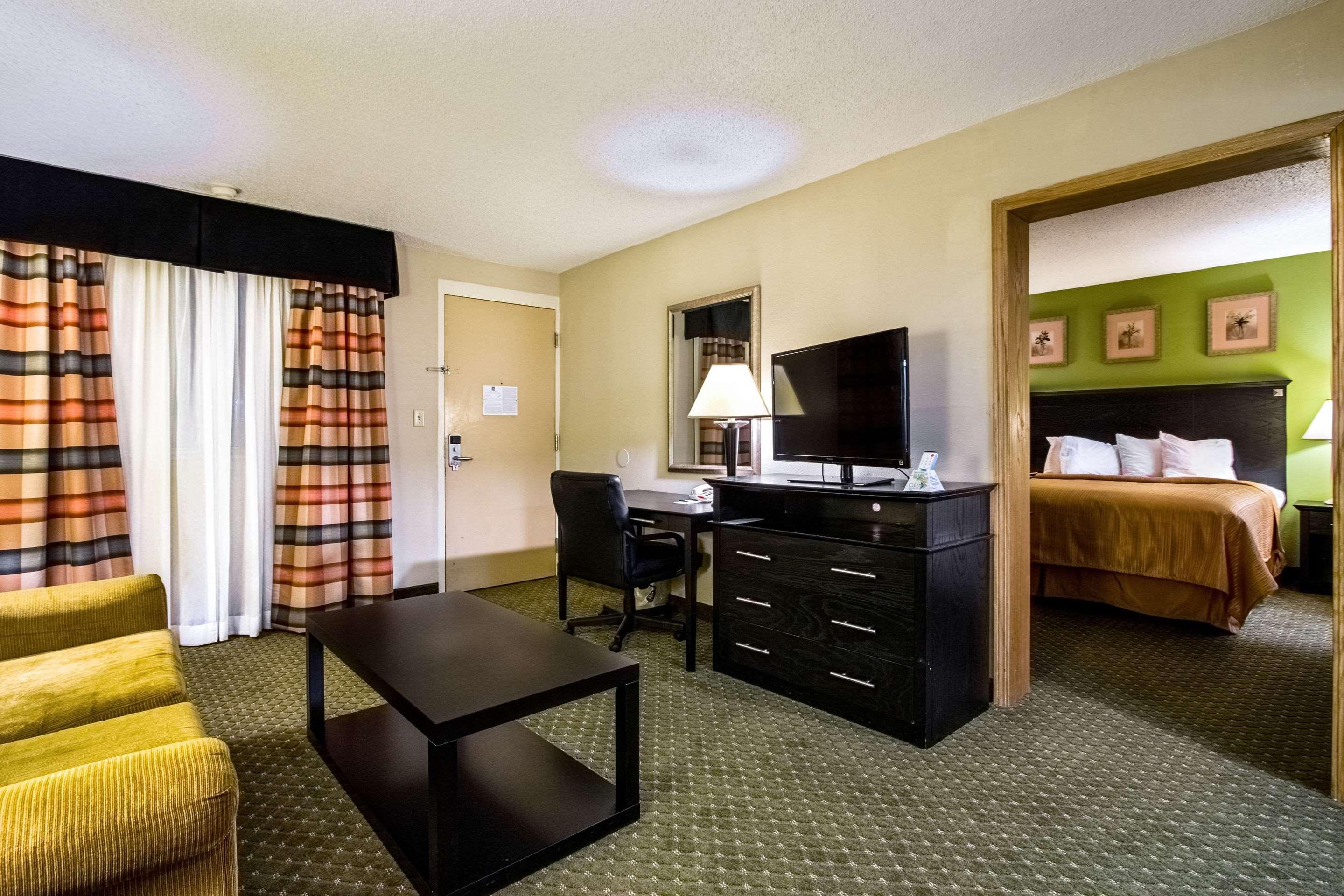 Quality Inn & Suites Moline - Quad Cities Екстер'єр фото