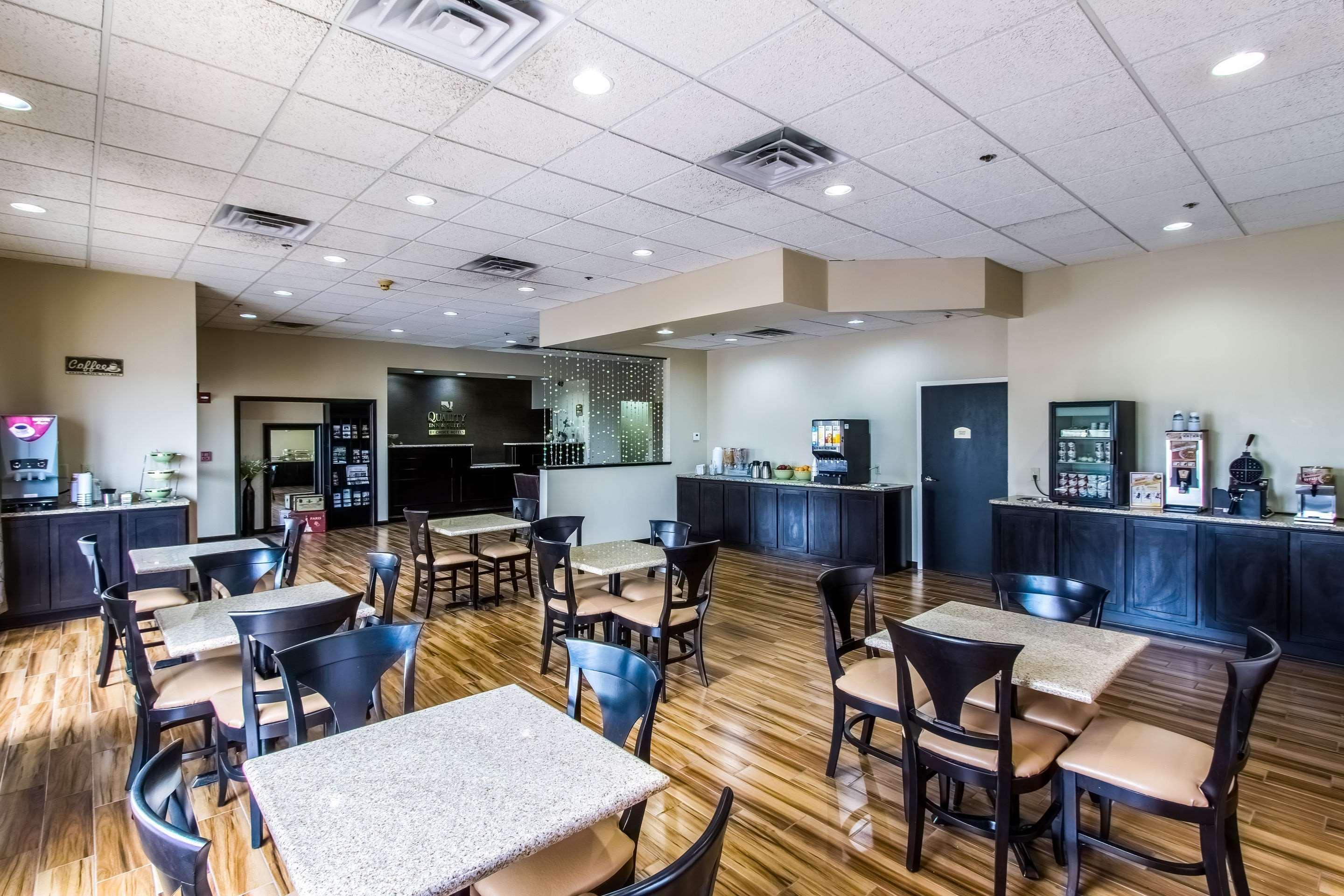 Quality Inn & Suites Moline - Quad Cities Екстер'єр фото