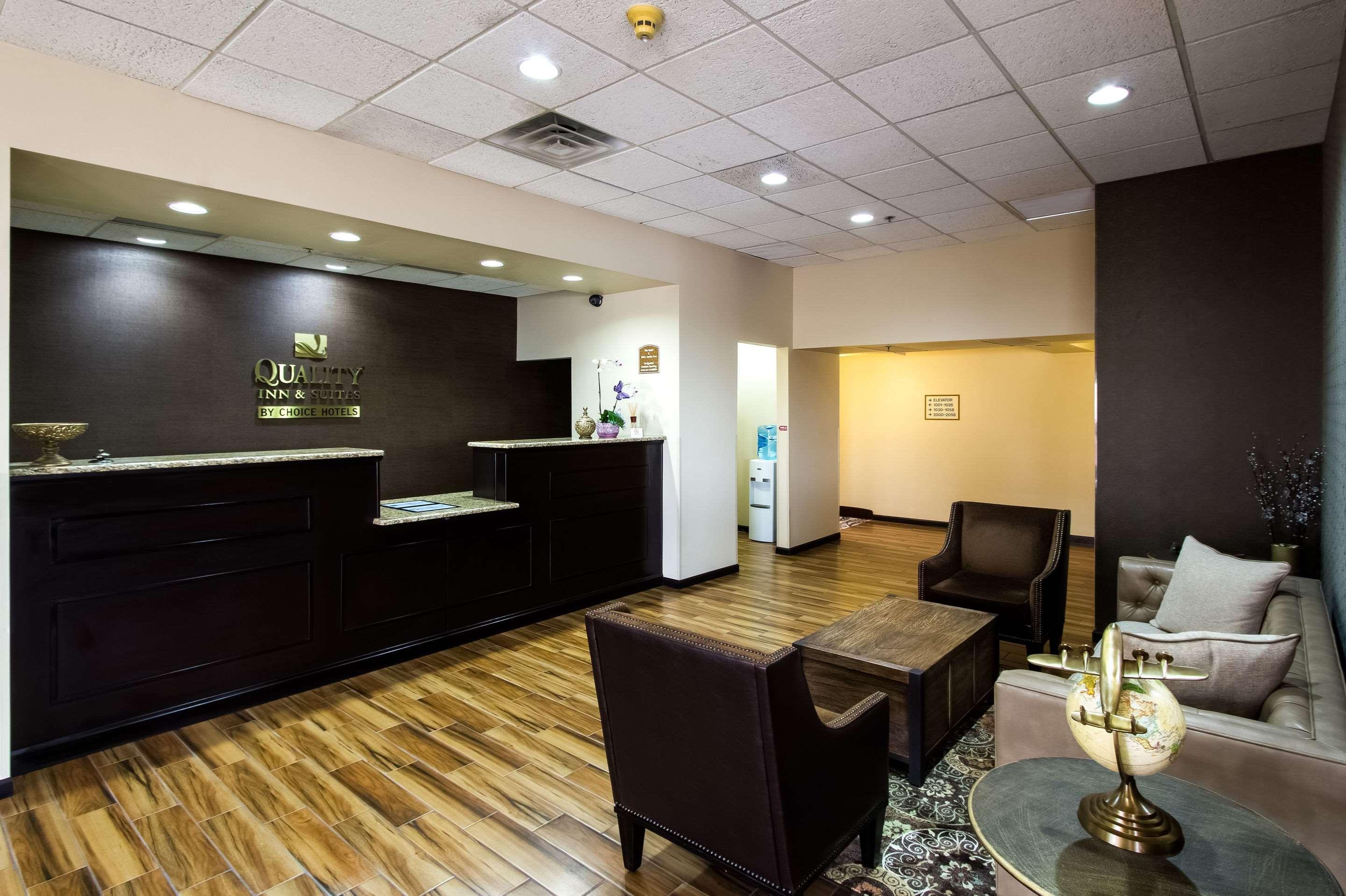 Quality Inn & Suites Moline - Quad Cities Екстер'єр фото